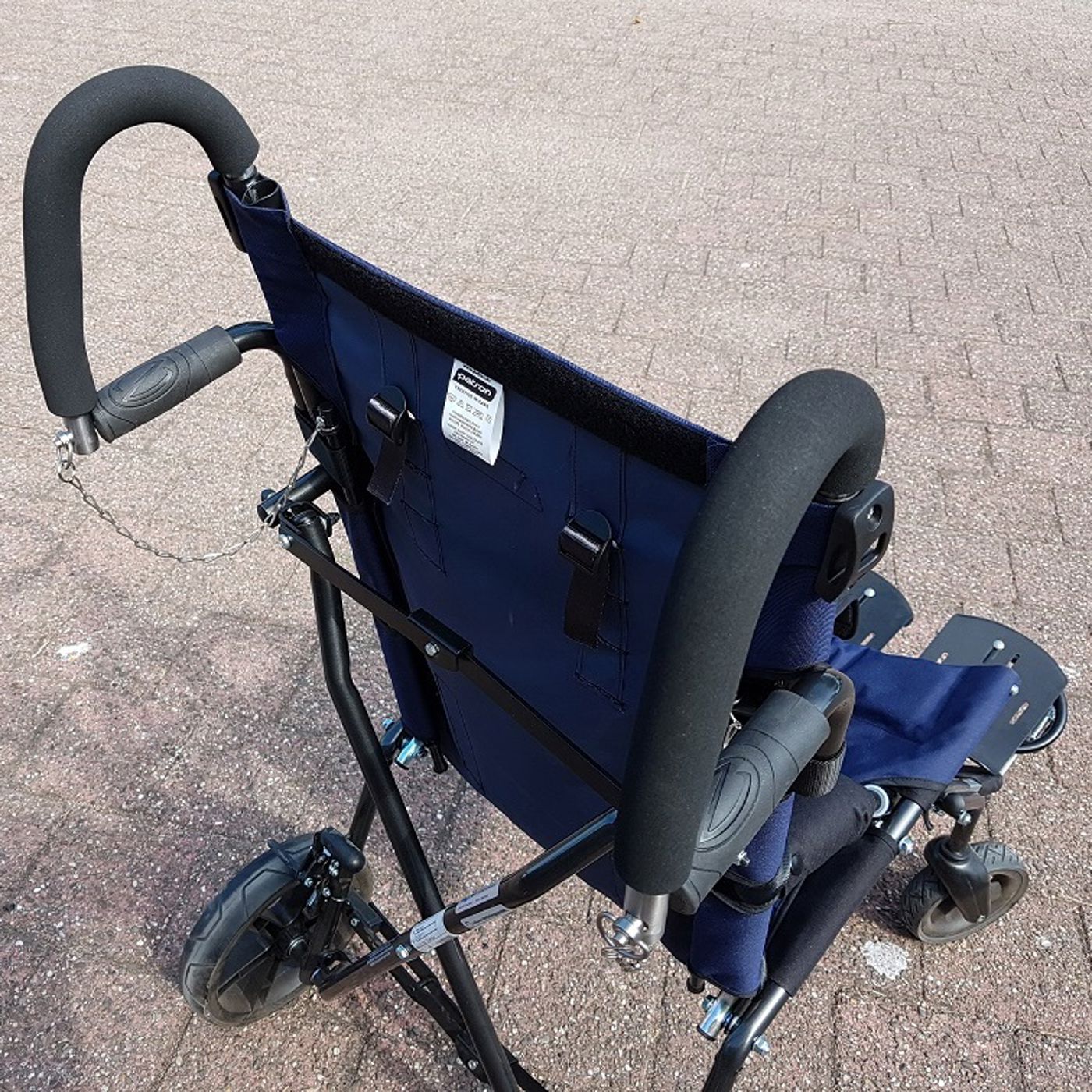 Uitneembare duwhandvatten op Corzino buggy's