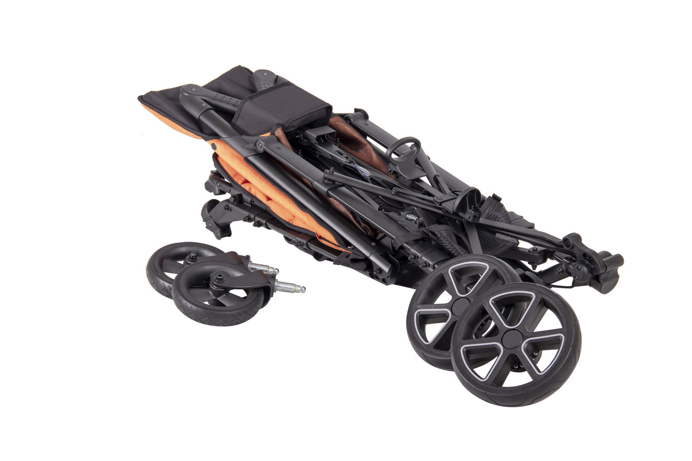 Pipper opgevouwen, wielen gedemonteerd Pipper opgevouwen, wielen gedemonteerd