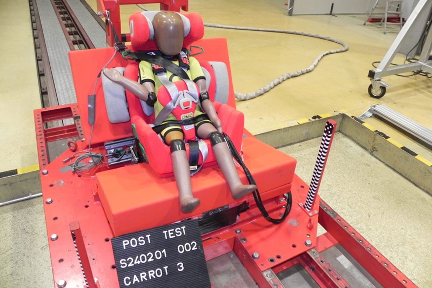 Crashtest Carrot 3 Draaiplaat Carrot nu ook voorzien van keurmerk R129!